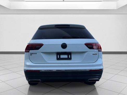 Used 2018 Volkswagen Tiguan SE AWD/4WD image 4