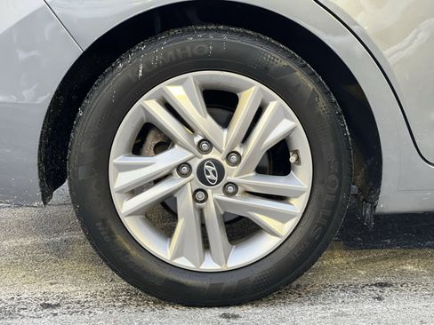 Used 2019 Hyundai Elantra SEL w/ Cargo Package image 10