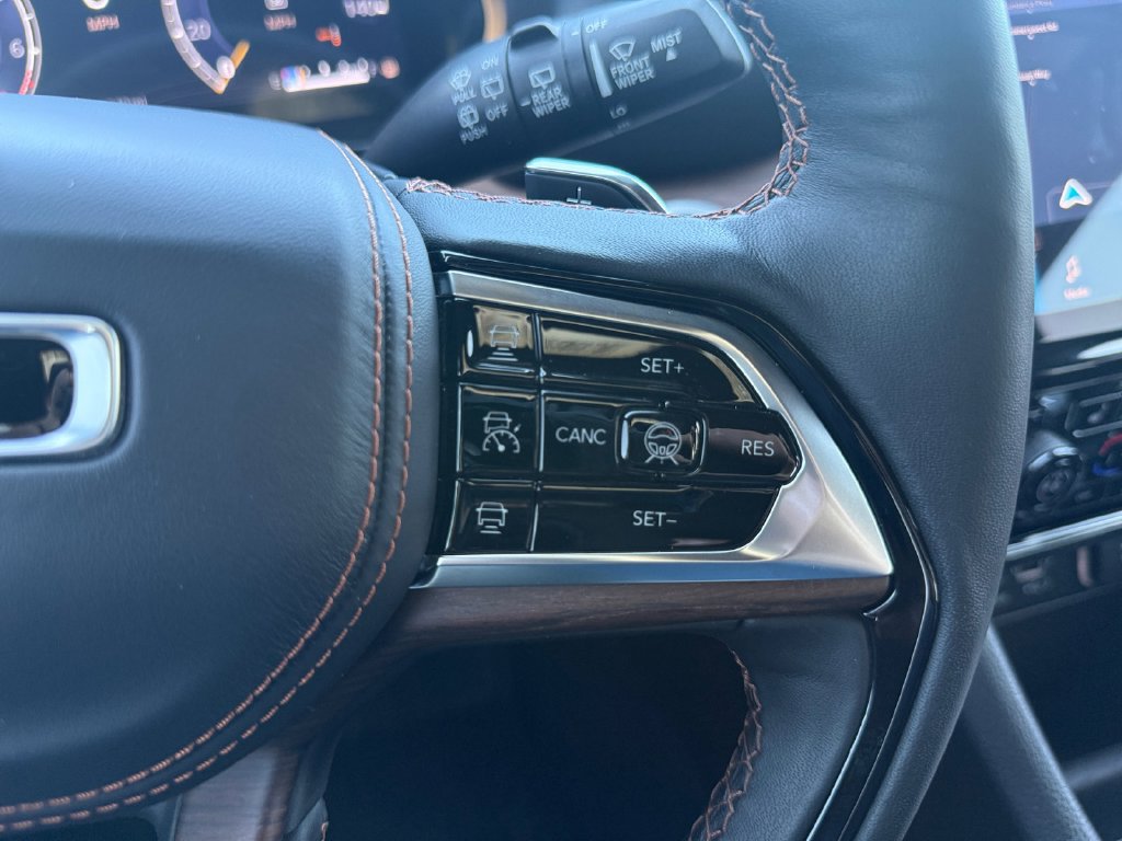 Used 2025 Jeep Grand Cherokee Summit w/ Obsidian Package AWD/4WD image 22