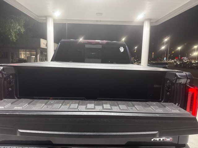 Used 2024 GMC Sierra 1500 AT4 w/ Technology Package AWD/4WD image 4
