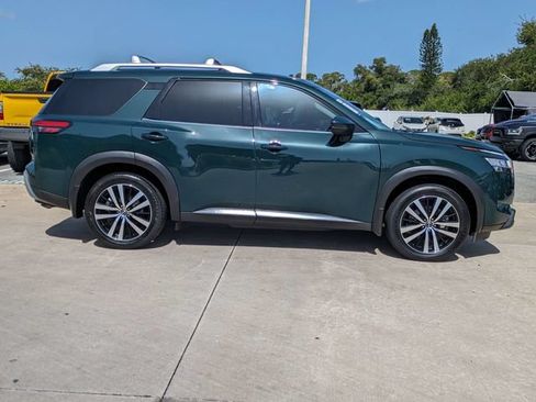 Used 2024 Nissan Pathfinder Platinum w/ Cargo Package AWD/4WD image 4