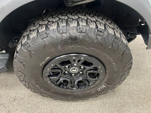 Used 2023 Ford Bronco Wildtrak image 18