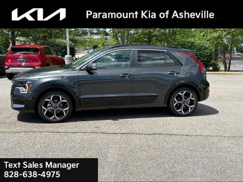 New 2025 Kia Niro EX Touring image 3