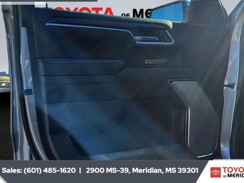 Used 2024 Chevrolet Silverado 1500 High Country w/ Technology Package image 17