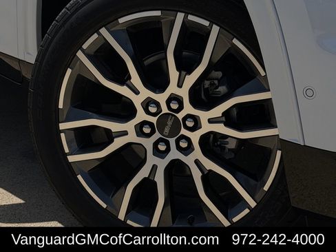 New 2026 GMC Acadia Denali Ultimate w/ LPO, Floor Liner Package AWD/4WD image 9