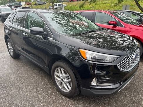 Used 2024 Ford Edge SEL w/ Convenience Package AWD/4WD image 3