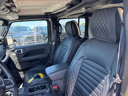 Used 2023 Jeep Wrangler Unlimited Sahara w/ Cold Weather Group AWD/4WD image 11
