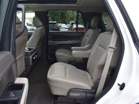 Used 2021 Ford Expedition XLT RWD image 9
