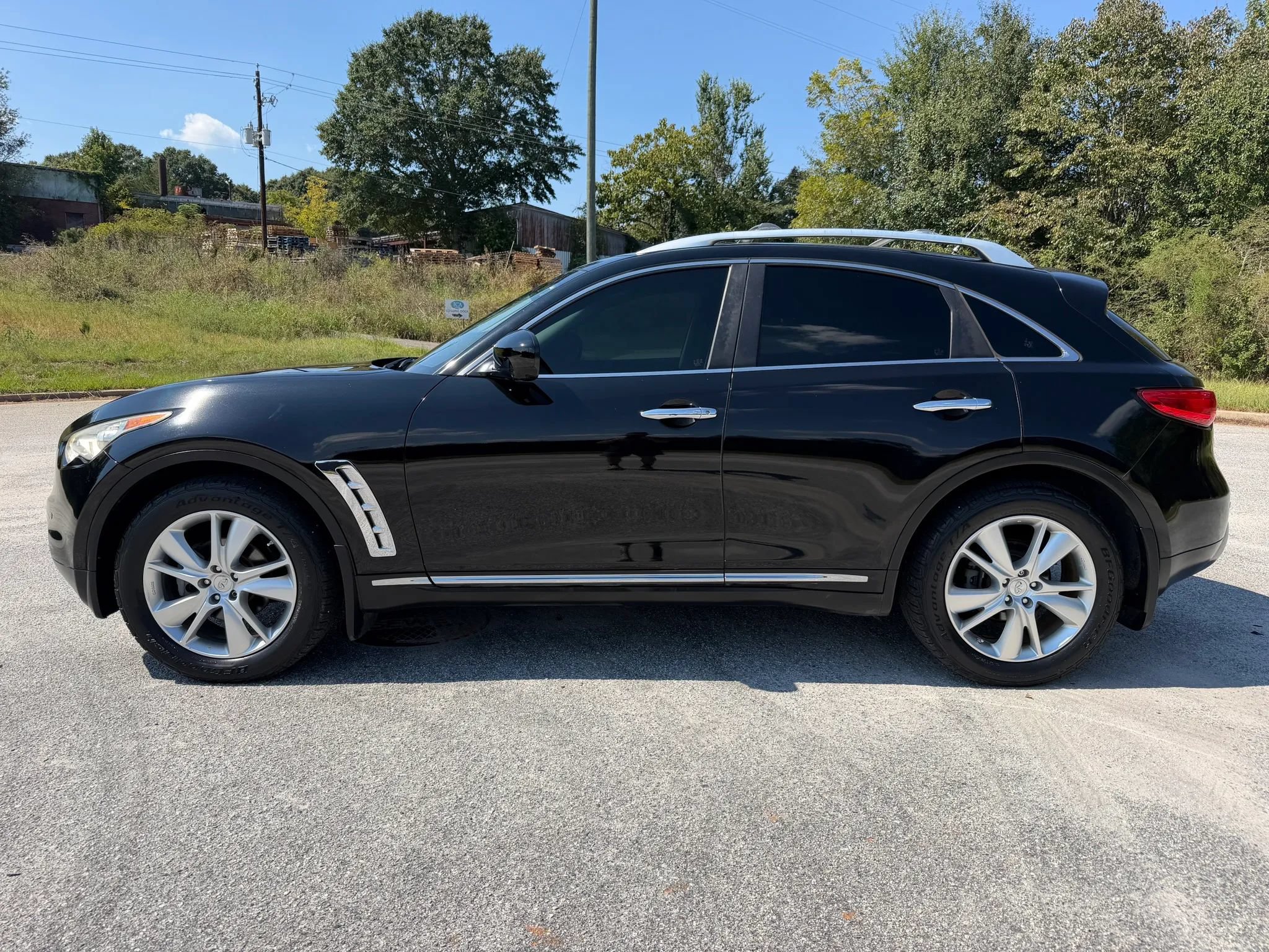 Used 2012 INFINITI FX35 2WD w/ Premium Pkg image 2