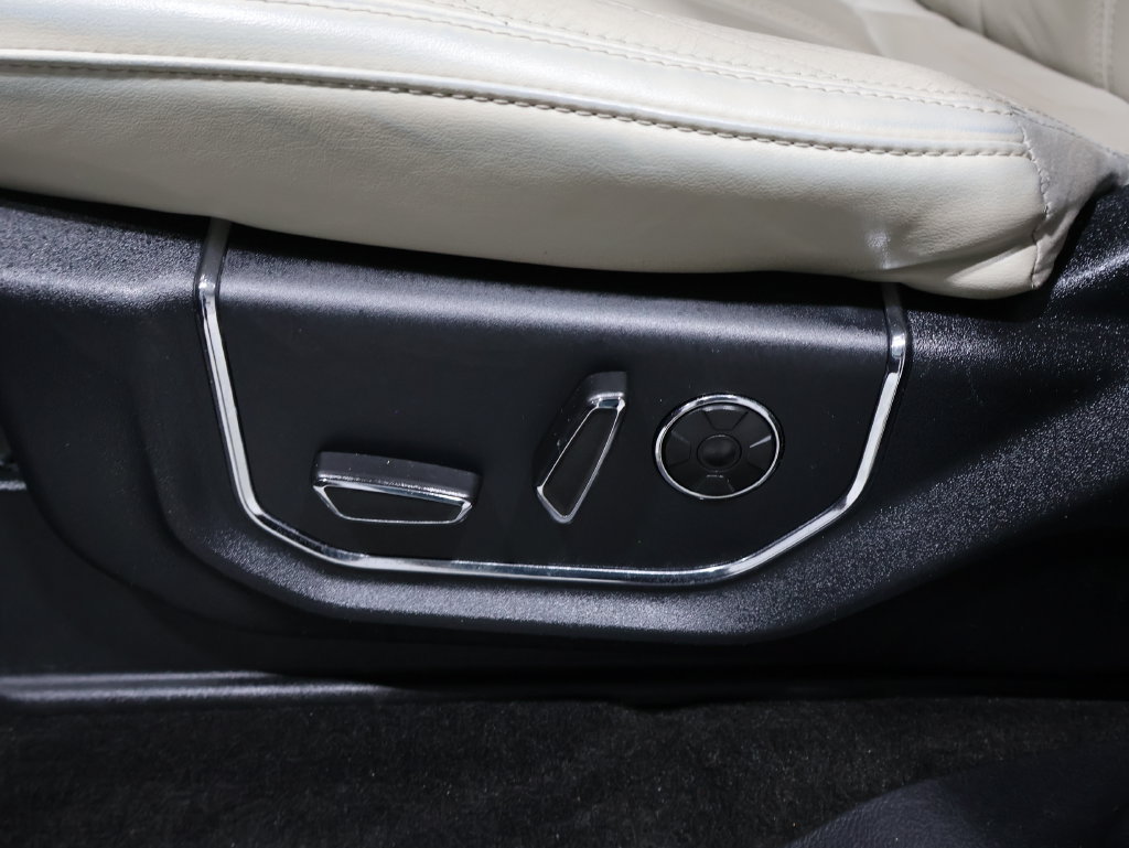Used 2020 Ford Expedition Platinum AWD/4WD image 13