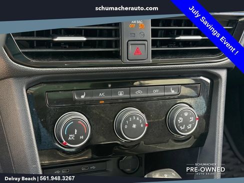 Used 2023 Volkswagen Taos SE w/ Panoramic Sunroof Package FWD image 23