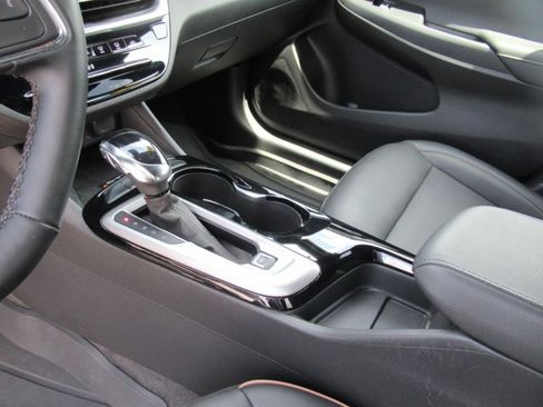 Used 2025 Buick Envista Avenir FWD image 16