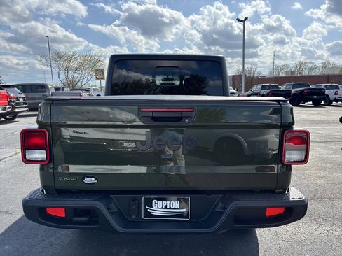 Used 2023 Jeep Gladiator Willys image 8