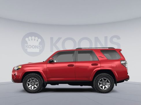Used 2024 Toyota 4Runner TRD Off-Road Premium image 2
