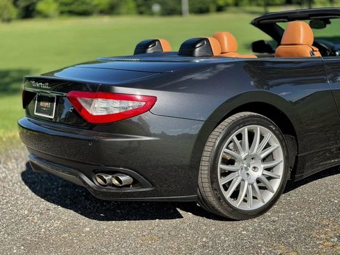 Used 2010 Maserati GranTurismo Convertible RWD image 36