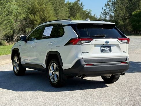 Used 2021 Toyota RAV4 XLE Premium AWD/4WD image 11