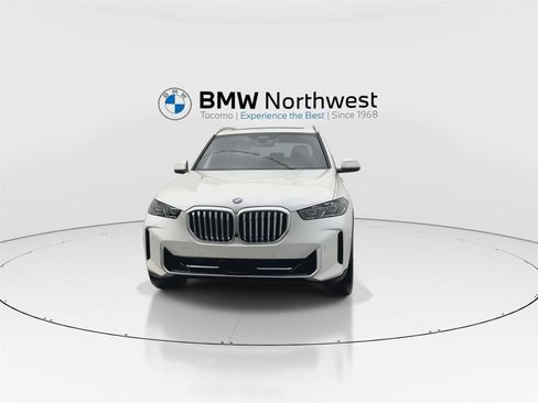 New 2026 BMW X5 xDrive50e w/ Climate Comfort Package image 8