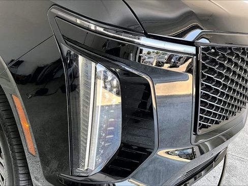 Used 2026 Cadillac Escalade Platinum Sport w/ LPO, Floor Liner Package AWD/4WD image 39