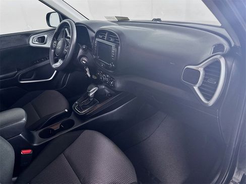 Used 2024 Kia Soul LX w/ Option Group 015 image 30