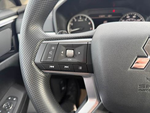 New 2026 Mitsubishi Outlander ES image 16