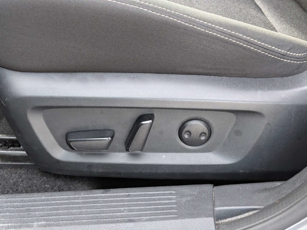 Used 2025 Nissan Rogue SV AWD/4WD image 21
