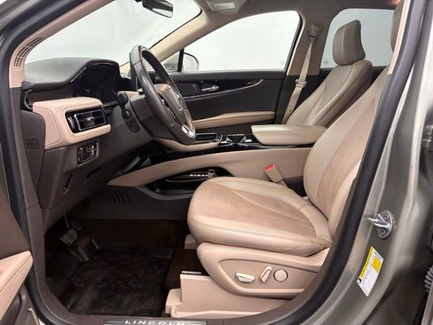 Used 2023 Lincoln Nautilus Reserve image 19