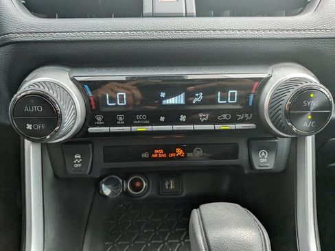 Used 2023 Toyota RAV4 XLE w/ Convenience Package FWD image 22