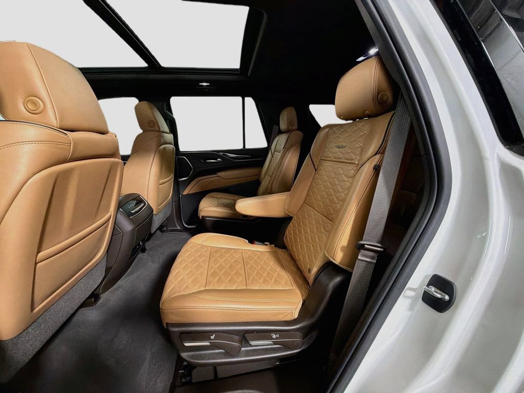 Used 2021 Cadillac Escalade Sport w/ Driver Assist Tech Package AWD/4WD image 27