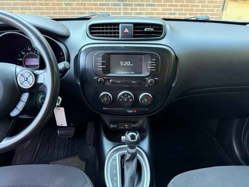 Used 2019 Kia Soul FWD image 13