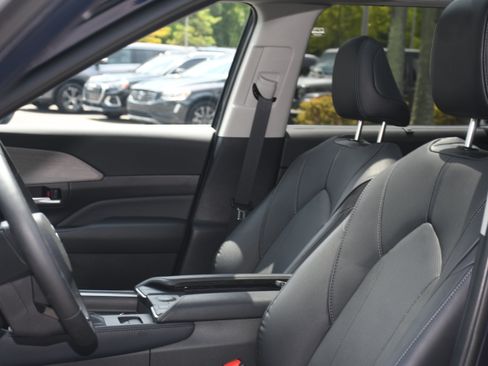 Certified 2025 Toyota Grand Highlander FWD image 13
