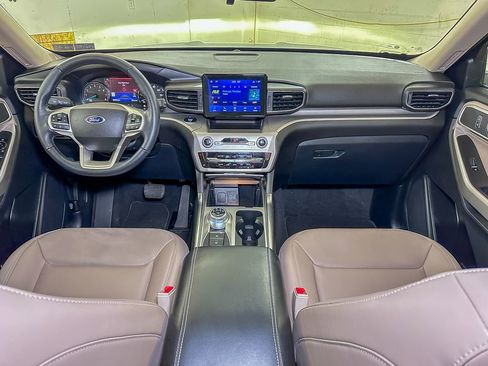 Certified 2022 Ford Explorer XLT w/ Equipment Group 202A image 35