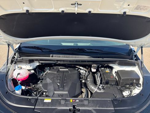 Used 2026 Kia Carnival FWD image 35