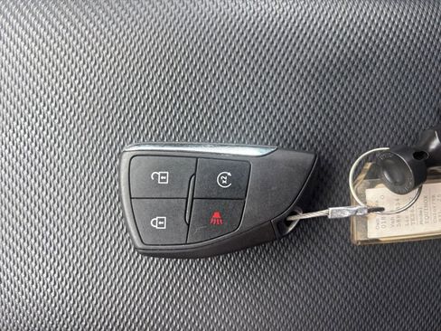 Used 2025 Chevrolet Equinox LT FWD image 24