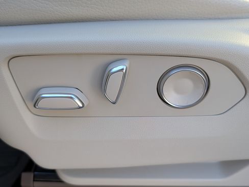 Used 2023 GMC Yukon XL Denali w/ Denali Reserve Package image 26