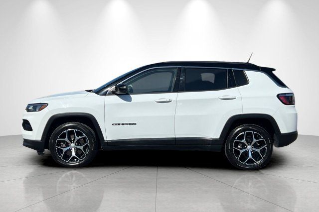 Used 2024 Jeep Compass Limited AWD/4WD image 7