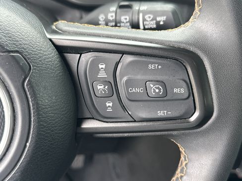 Used 2024 Jeep Wrangler Unlimited Sport AWD/4WD image 25