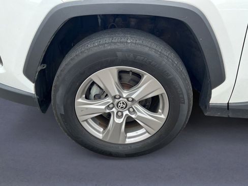 Used 2023 Toyota RAV4 XLE AWD/4WD image 5