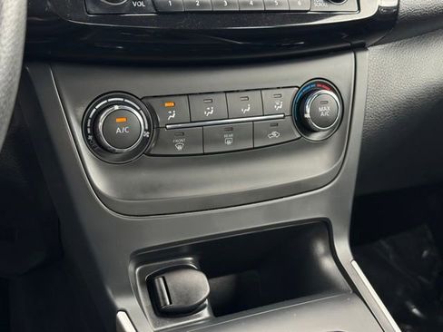 Used 2016 Nissan Sentra SV FWD image 16