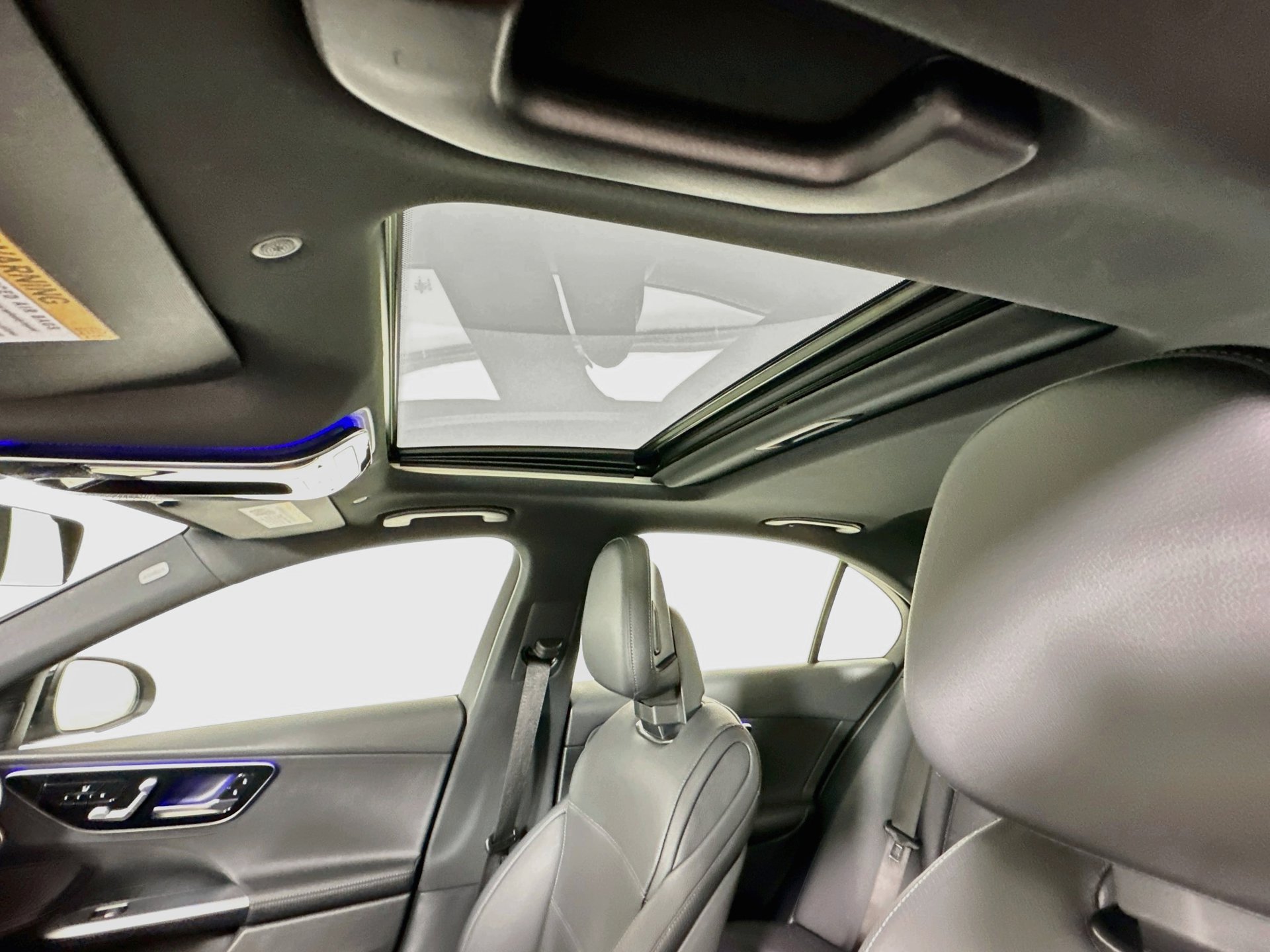 Used 2025 Mercedes-Benz C 300 Sedan image 23