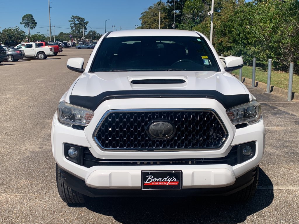 Used 2018 Toyota Tacoma TRD Sport RWD image 3