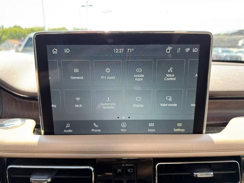 Used 2022 Lincoln Aviator Reserve w/ Equipment Group 201A AWD/4WD image 36