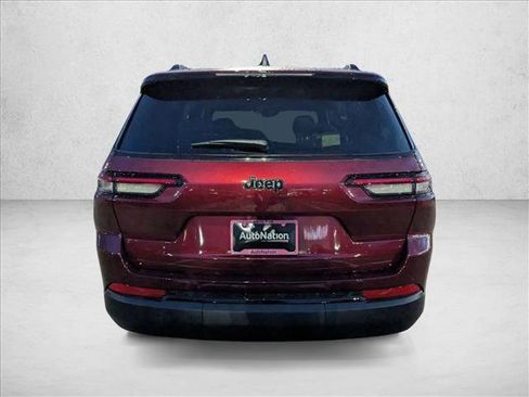 New 2025 Jeep Grand Cherokee L Altitude image 8