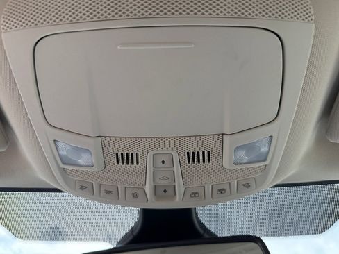 Used 2024 Ford Edge Titanium image 33