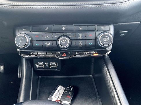 Used 2022 Dodge Durango GT AWD/4WD image 32