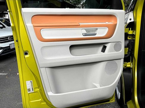 New 2025 Volkswagen ID. Buzz 1st Edition image 10