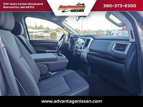 Used 2018 Nissan Titan SV image 22