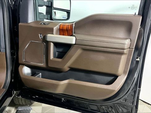 Used 2022 Ford F250 King Ranch w/ King Ranch Ultimate Package AWD/4WD image 19