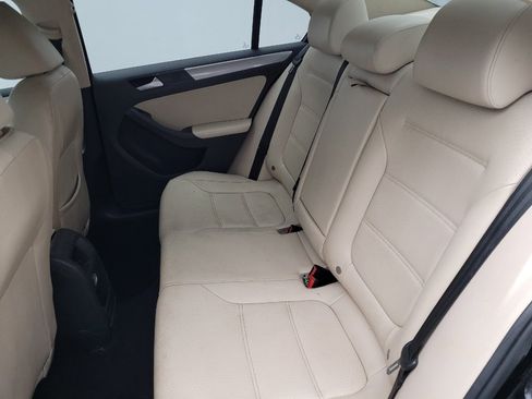 Used 2017 Volkswagen Jetta SE image 18