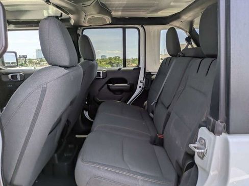 Used 2024 Jeep Wrangler Unlimited AWD/4WD image 13