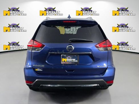 Used 2018 Nissan Rogue SV AWD/4WD image 6